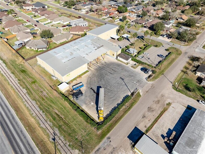 More Photos Of 1300 W US Highway 83, Alamo Warehouse For Lease