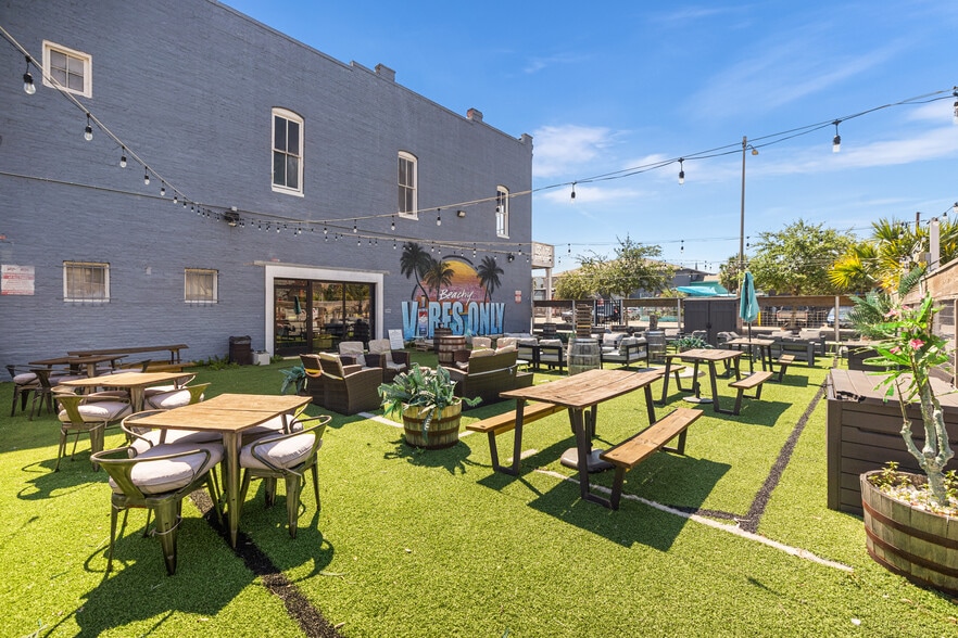 More Photos Of 2416 Post Office St, Galveston Storefront Retail Residential For Sale