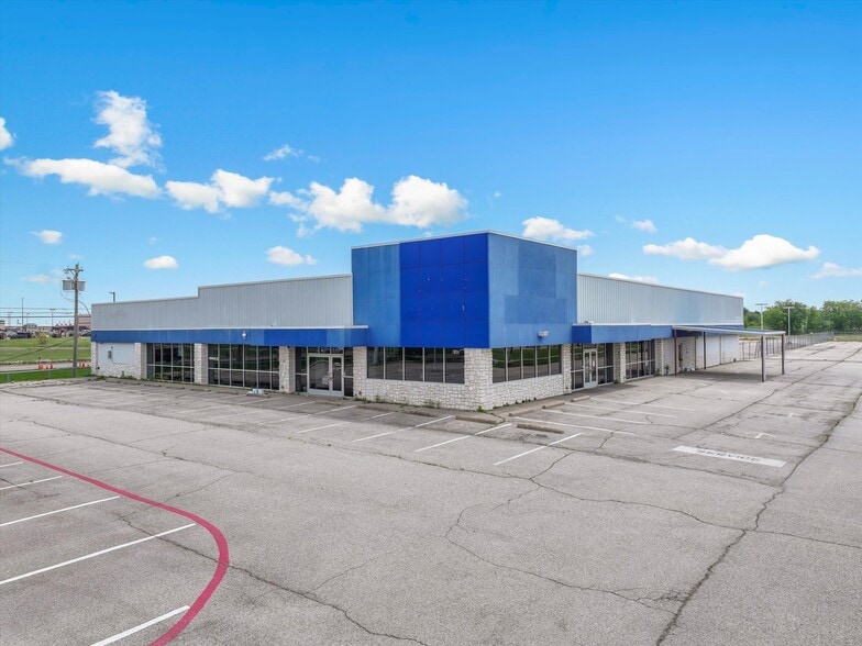 More Photos Of 7311 I-30 E, Greenville Distribution For Sale