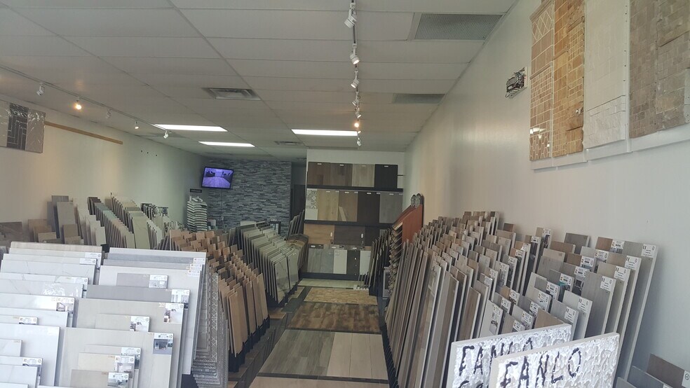 More Photos Of 7965 N Wickham Rd, Melbourne Unknown For Lease