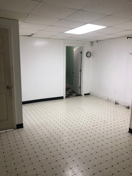 More Photos Of 325 Cotton St, Macon-Bibb Storefront Retail Office For Lease