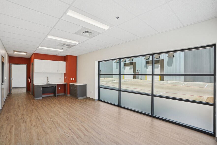 More Photos Of 5601 FM 973, Del Valle Unknown For Lease