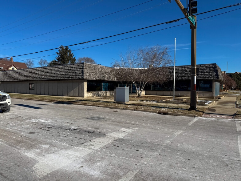 More Photos Of 323 W Galena Blvd, Aurora Office For Sale
