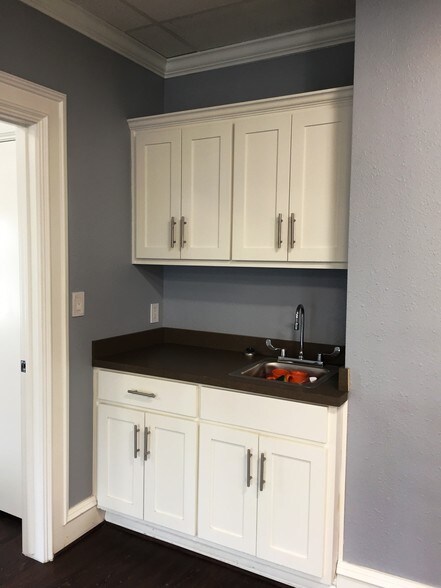 More Photos Of 4130 Spicewood Springs Rd, Austin Loft Creative Space For Lease