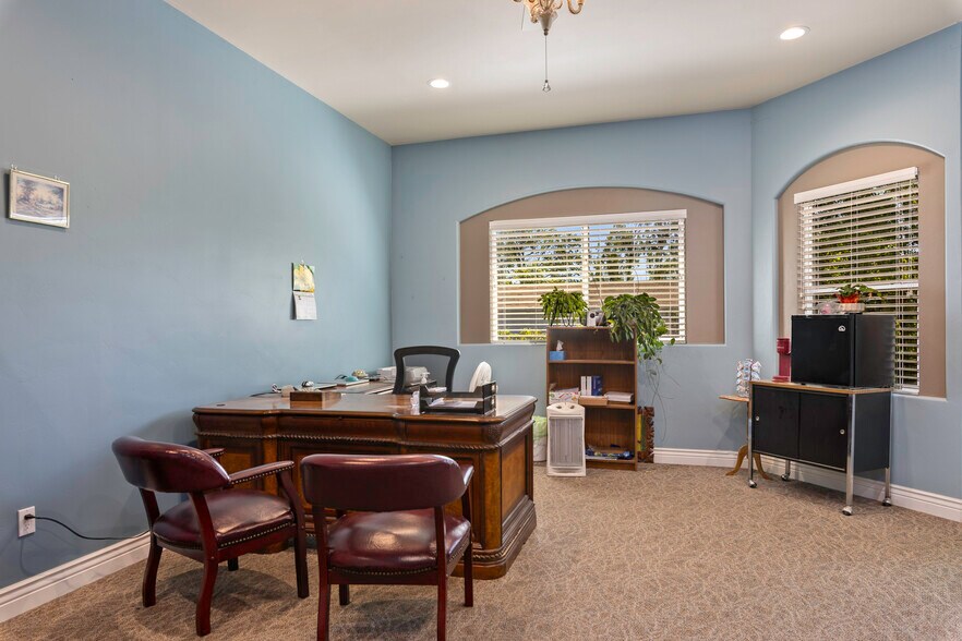 More Photos Of 2480 S Main St, Lakeport Office For Sale