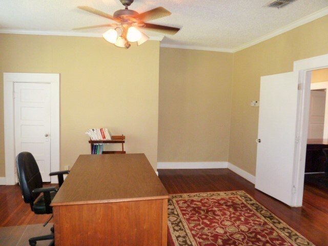 More Photos Of 207 Laurence Dr, Heath Office For Lease