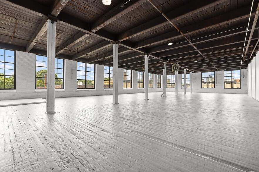 More Photos Of 610-628 Smith St, Brooklyn Warehouse For Lease
