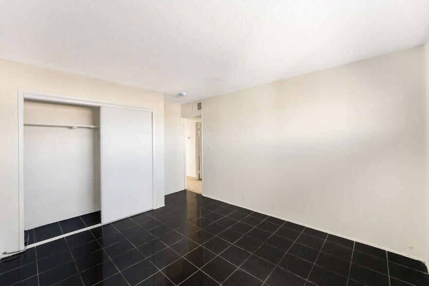 More Photos Of 5104 Pebble Beach Blvd, Las Vegas Apartments For Sale