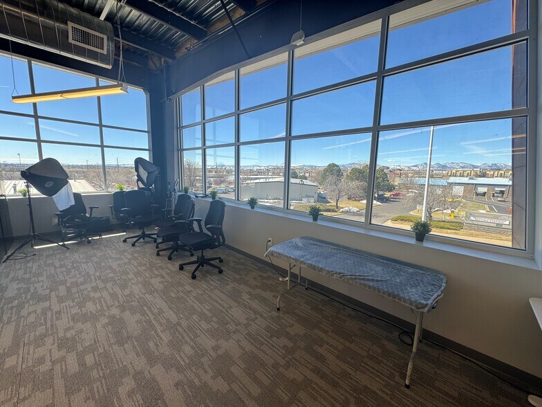 More Photos Of 11640 Teller St, Broomfield Light Distribution For Lease