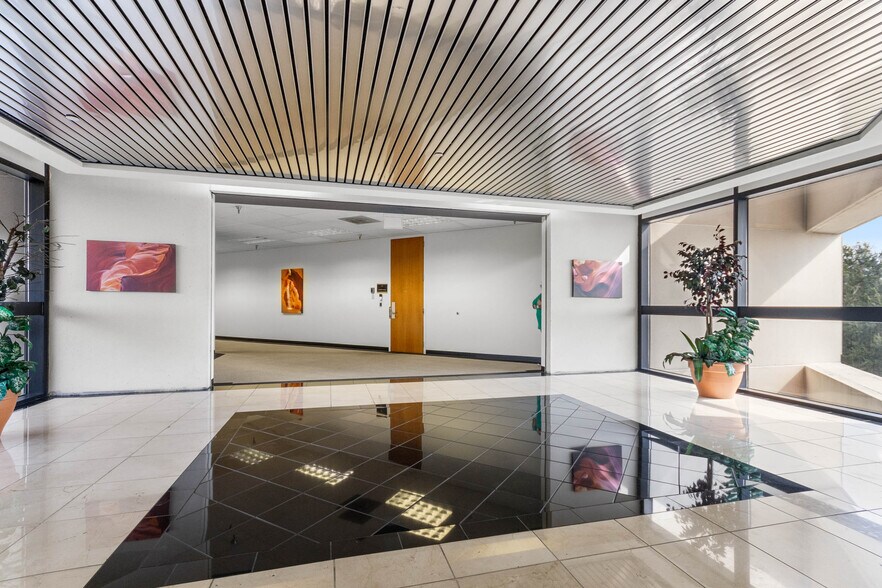 More Photos Of 2201 Lucien Way, Maitland Office For Lease