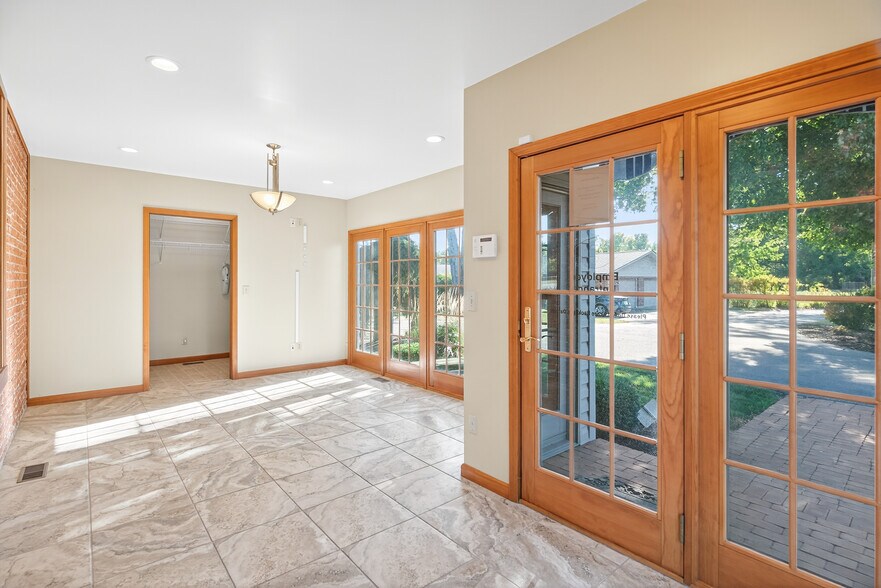 More Photos Of 1441 Saint Marys Ave, Sidney Office For Sale