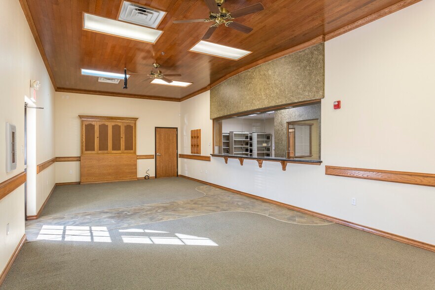 More Photos Of 1022 E Griffin Pky, Mission Medical For Sale