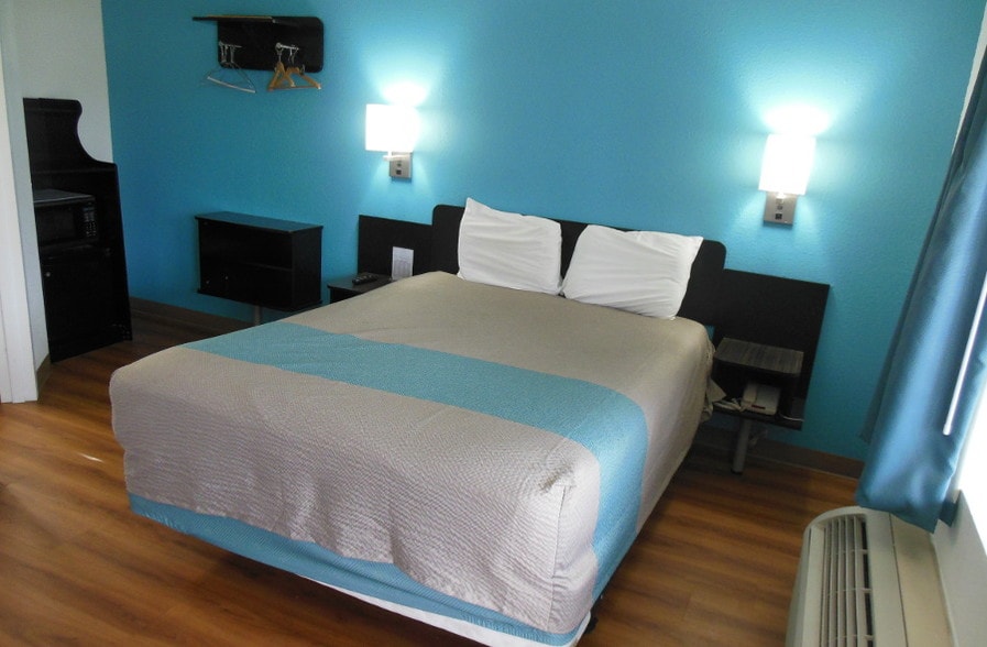 More Photos Of 533 N Marquette Rd, Prairie Du Chien Hotel For Sale