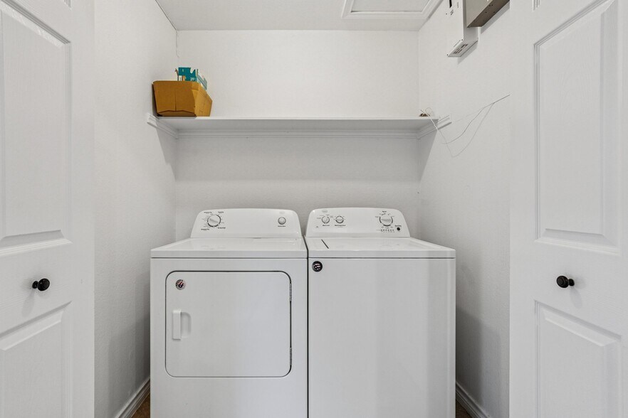 More Photos Of 1101 N Locust St, Denton Apartments For Sale