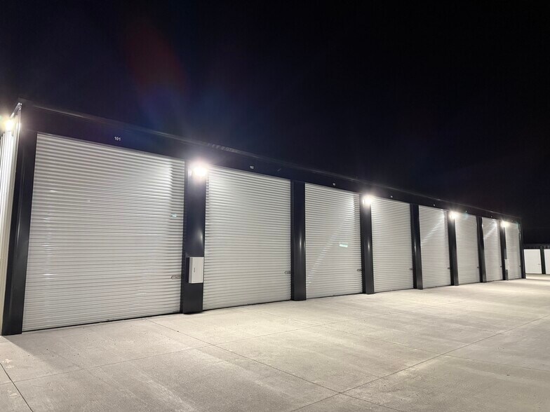 More Photos Of 1308 Adair Ct SW, Cedar Rapids Self Storage For Sale