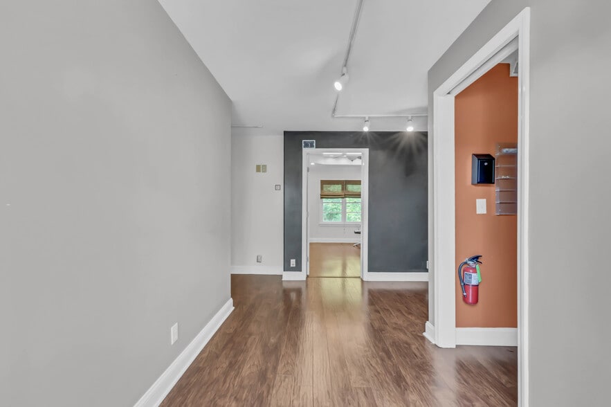 More Photos Of 1543 Madison St, Clarksville Specialty For Sale