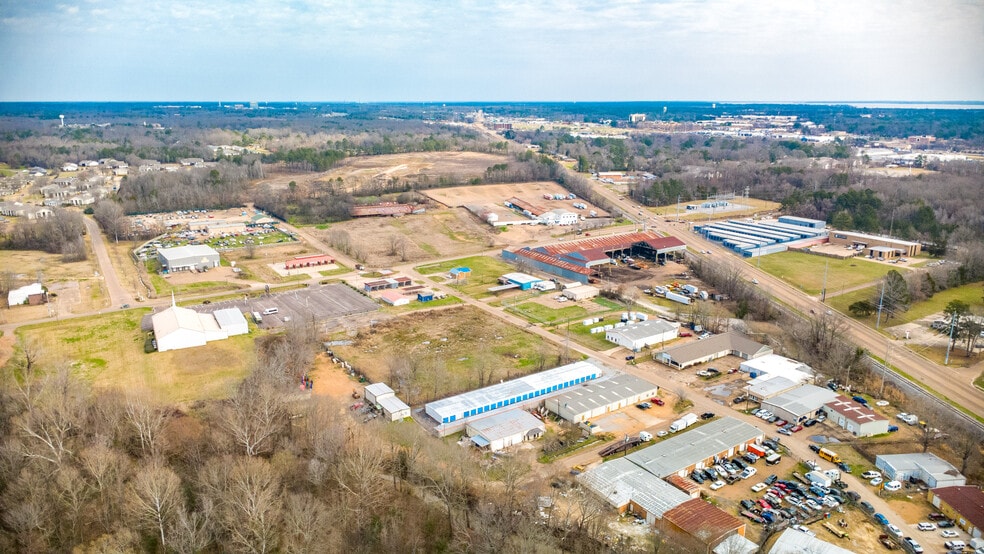 More Photos Of 5849 N Commerce Plz, Jackson Self Storage For Sale