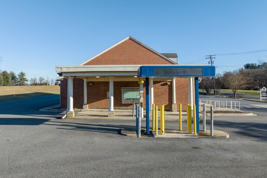 More Photos Of 15920 Old Frederick Rd, Woodbine Bank For Lease