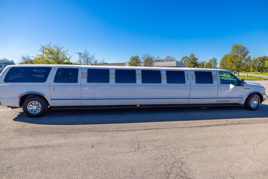 More Photos Of 85 Goodway Dr, Rochester Warehouse For Sale