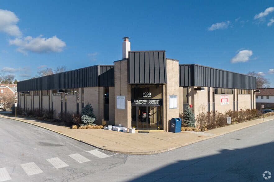 Primary Photo Of 1999 Sproul Rd, Broomall Medical For Lease