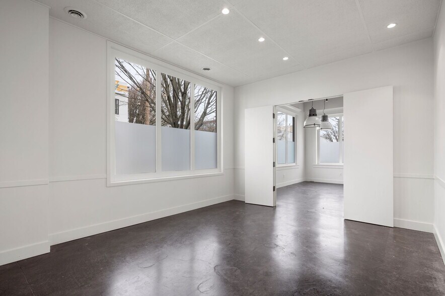 More Photos Of 1632 NW Thurman St, Portland Showroom For Lease