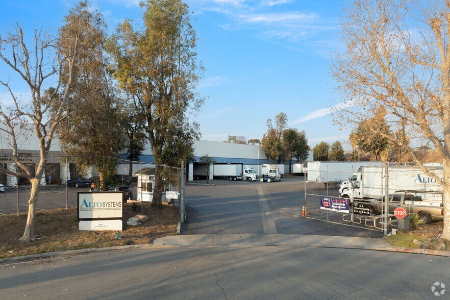 More Photos Of 2867 Surveyor St, Pomona Manufacturing For Sale