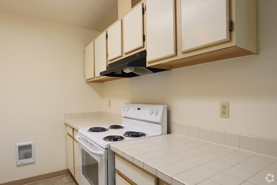 More Photos Of 805 NE Kane Dr, Gresham Apartments For Sale