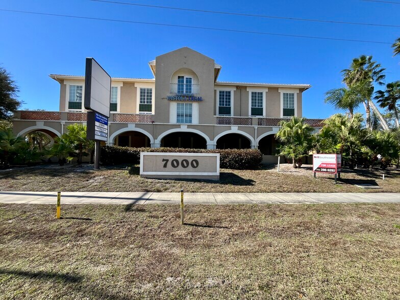 More Photos Of 7000 SE Federal Hwy, Stuart Office For Lease