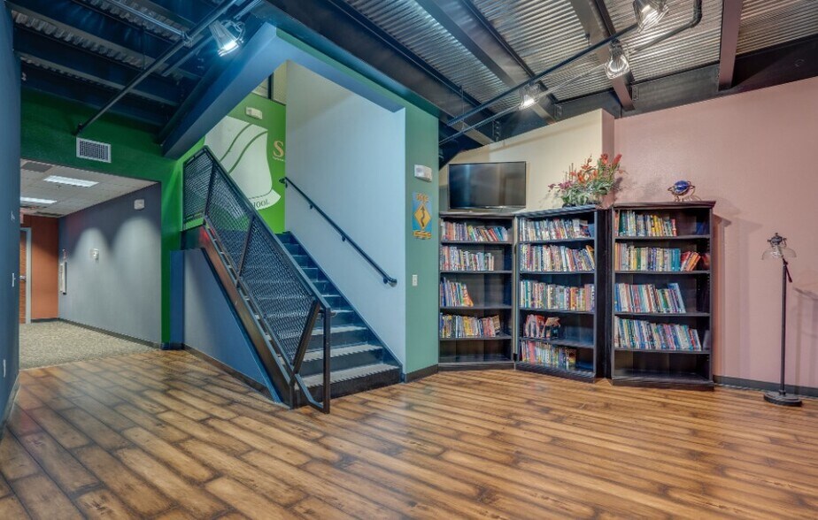 More Photos Of 1130 W Trinity Mills Rd, Carrollton General Retail For Sale