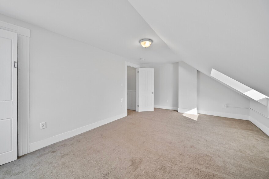 More Photos Of 210 Main St, Somersworth Apartments For Sale