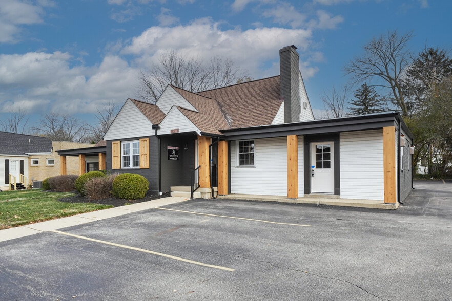 More Photos Of 40 Southmoor Cir NE, Kettering Medical For Sale