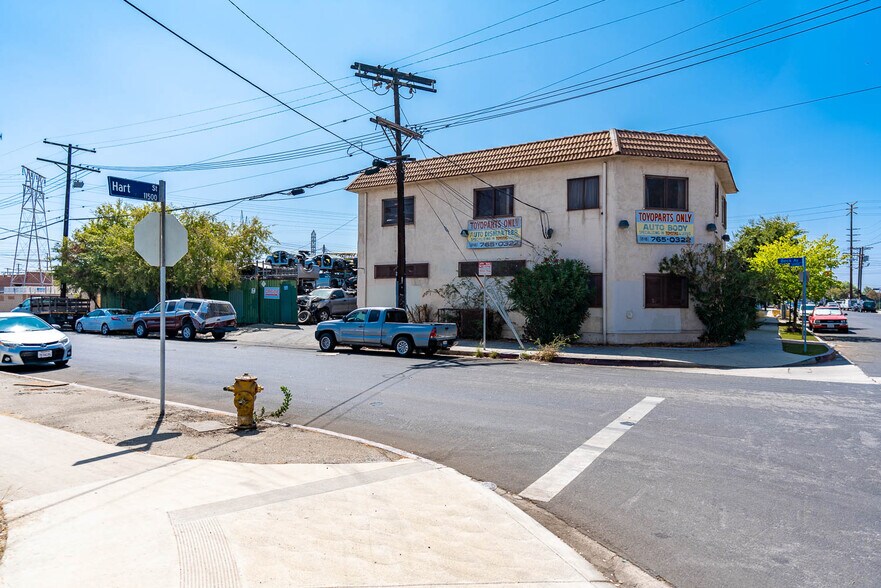 Primary Photo Of 11540 Hart St, North Hollywood Warehouse For Sale