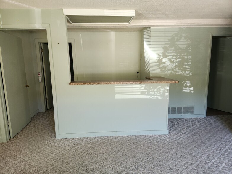 More Photos Of 4939 State Highway 23, Norwich Medical For Sale