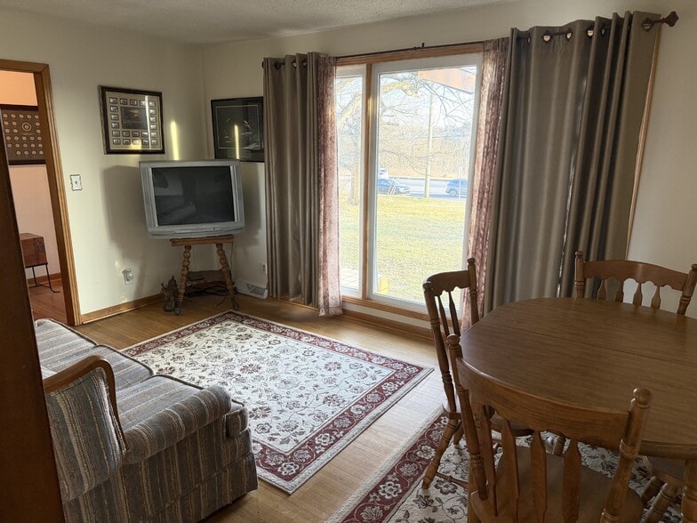 More Photos Of 10555 Lebanon Rd, Mt Juliet Showroom For Sale