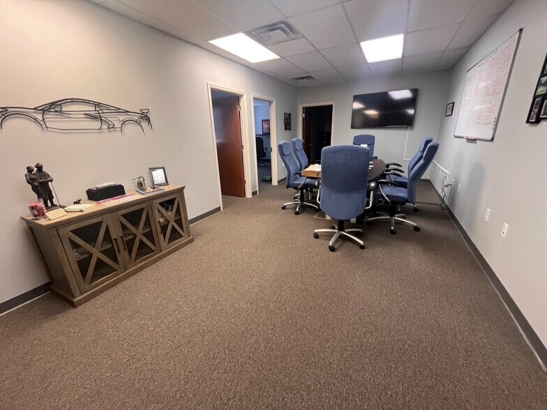 More Photos Of 600 W Loveland Ave, Loveland Storefront For Lease