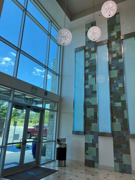 More Photos Of 7710 Rialto Blvd, Austin Medical For Lease