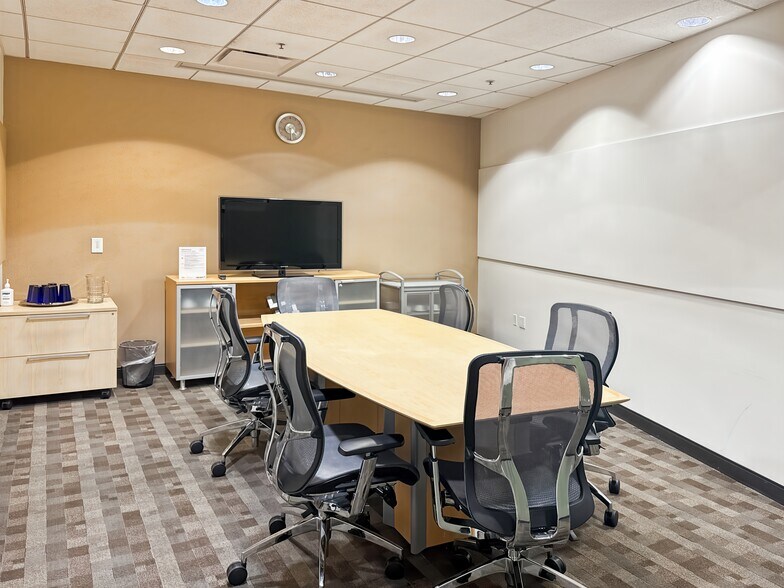 More Photos Of 4600 S Syracuse St, Denver Coworking Space