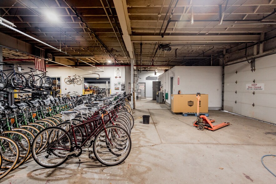 More Photos Of 13639 Elmira St, Detroit Manufacturing For Sale