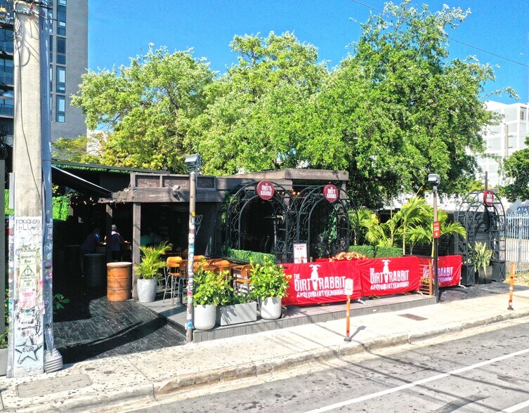 More Photos Of 153 NW 24th St, Miami Freestanding For Sale