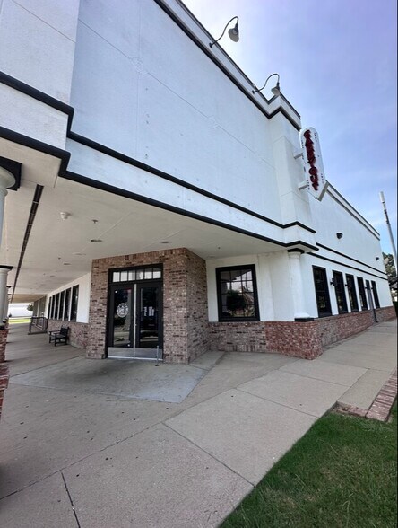 More Photos Of 1350 E Copeland Rd, Arlington Freestanding For Lease