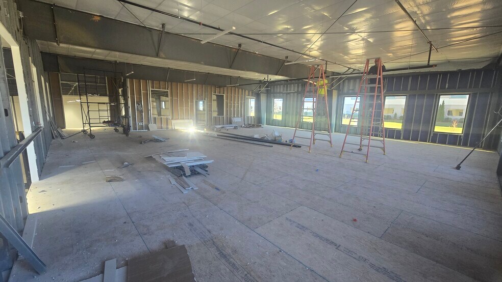 More Photos Of 168 Thunder Rd, Mooresville Light Manufacturing For Lease