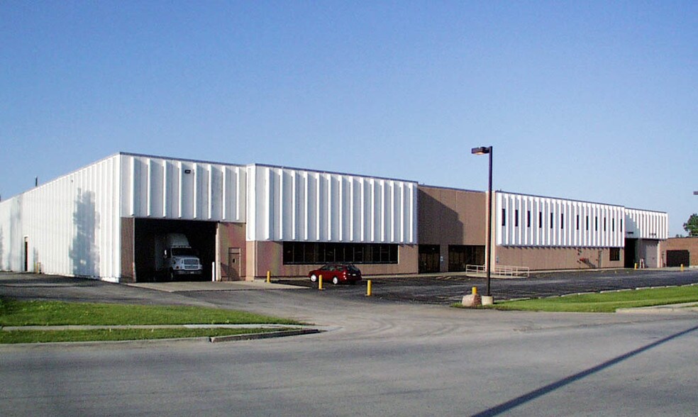 Primary Photo Of 1376 Industrial Dr, Itasca Warehouse For Lease