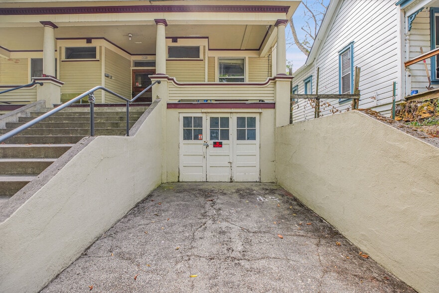 More Photos Of 1626 SE Alder St, Portland Apartments For Sale