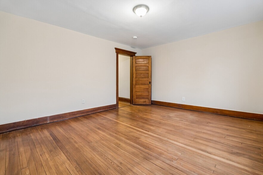 More Photos Of 499 Valley St, Maplewood Storefront Retail Residential For Sale