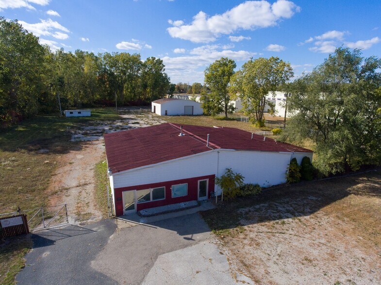 More Photos Of 3905 32nd St, Port Huron Truck Terminal For Sale