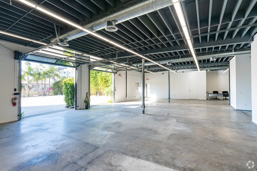 More Photos Of 13360 Beach Ave, Marina Del Rey Light Distribution For Lease