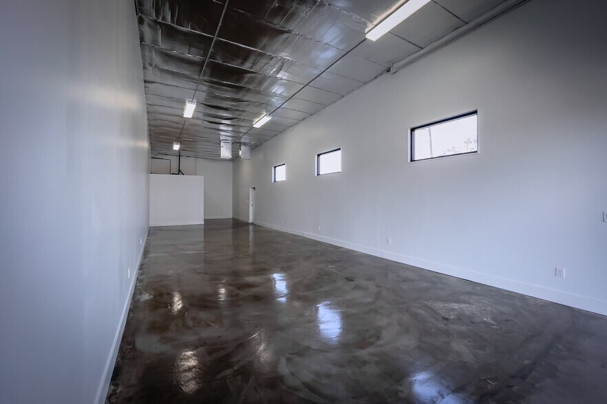 More Photos Of 5622 W Manchester Ave, Los Angeles General Retail For Lease