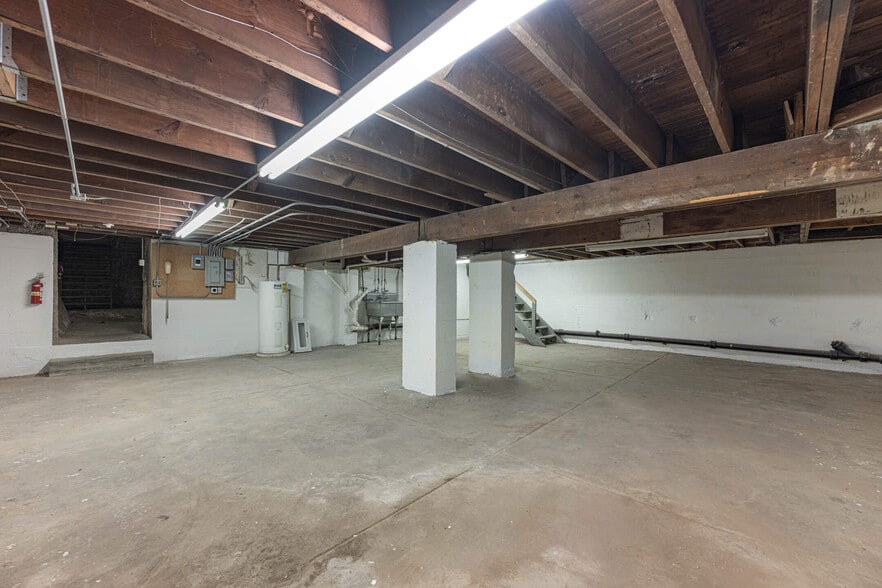 More Photos Of 1117 E 3rd St, Dayton Storefront Retail Office For Lease