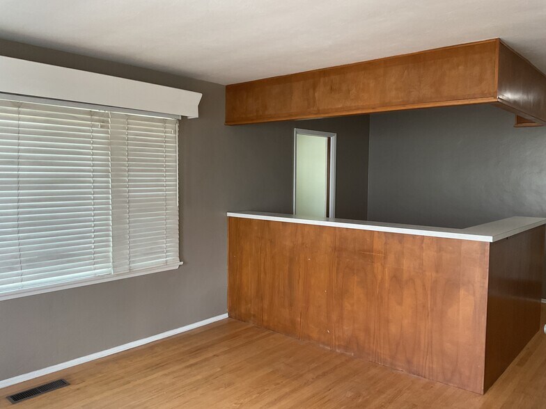 More Photos Of 626 Civic Center Dr, Vista Medical For Lease