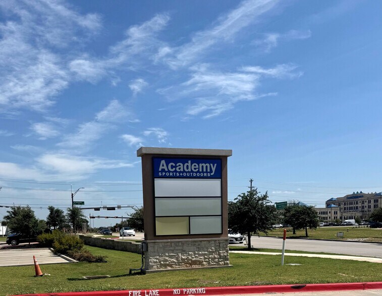More Photos Of 1895 University Dr, Frisco Land For Lease